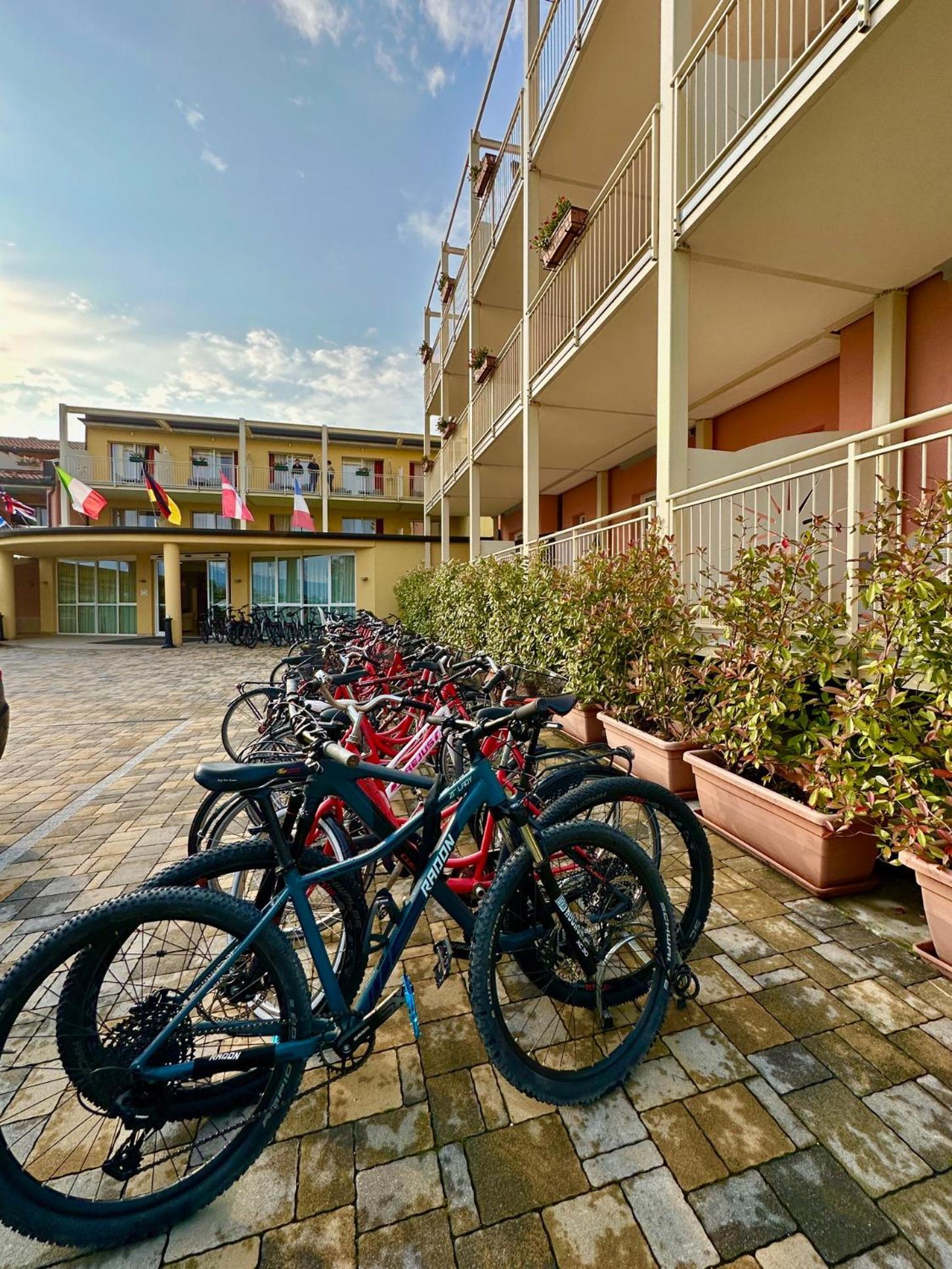 Hotel Bella Lazise Exterior photo